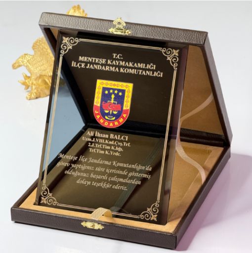 Füme Plaket, Füme Plaket Çeşitleri, Koyu Renk Kristal Plaket, Siyah Kristal Plaket, Beyaz Kristal Plaket, Süblimasyon Beyaz Kristal Plaket, Süblimasyon Siyah Kristal Plaket, Süblimasyon Füme Kristal Plaket, Bursa Siyah Plaket Çeşitleri, Bursa Beyaz Plaket Çeşitleri, Bursa Füme Plaket Çeşitleri, Füme Plaket Baskı, Beyaz Plaket Baskı, Siyah Plaket Baskı, Renkli Kristal Plaket Baskı